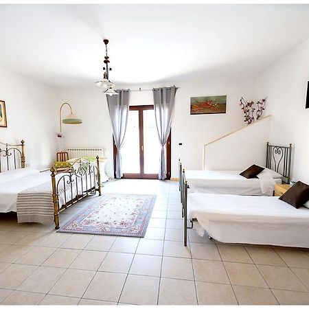 Apartment With One Bedroom In Trani With Wonderful Sea View Private Pool Enclosed Garden 1 Km From The Beach מראה חיצוני תמונה